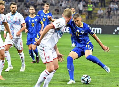Mastering Football Bet Strategies for Wins